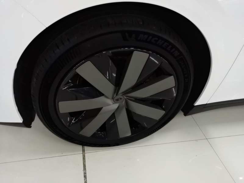 Used Li Auto i6 2025 Model Four-Wheel-Drive Standard Type — 22
