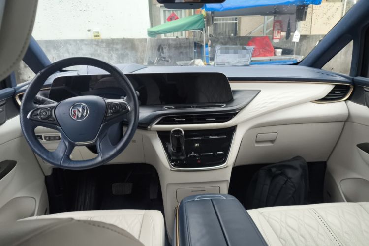 Used Buick GL8 2022 Avenir Avia Four-Seat Prestige Edition Center Console