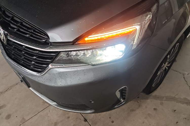 Used Buick GL8 2021 Land Cruiser Executive 652T Premium Model
