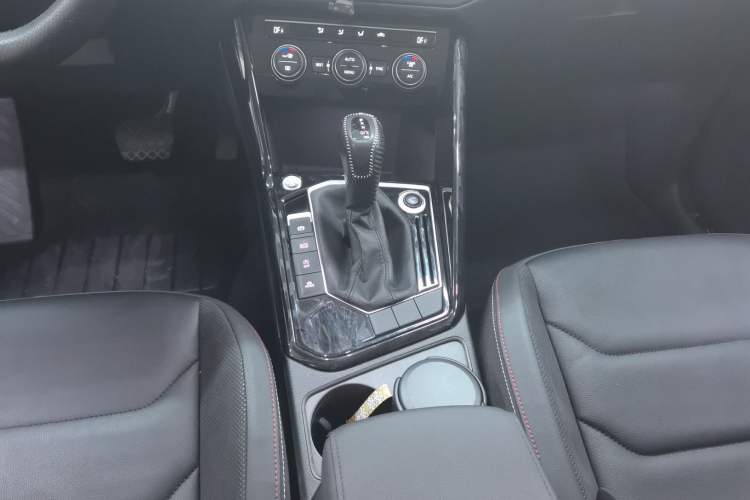 Used Volkswagen Tayron 2019 330TSI Two-Wheel-Drive Luxury Version China V Emission Standard
