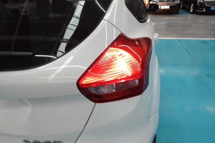 Used Ford Focus 2018 Hatchback Classic 1.6L Automatic Comfort Plus SmartDrive Edition Right Rear Taillight