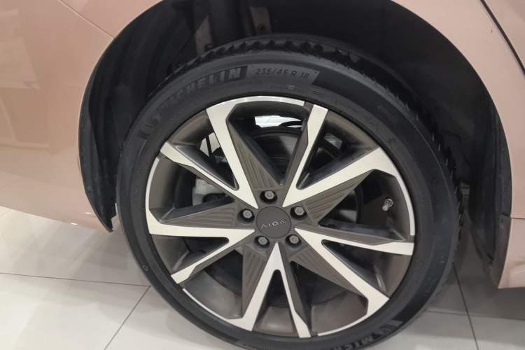 Used AION S Plus 2022 80 Tech Edition
