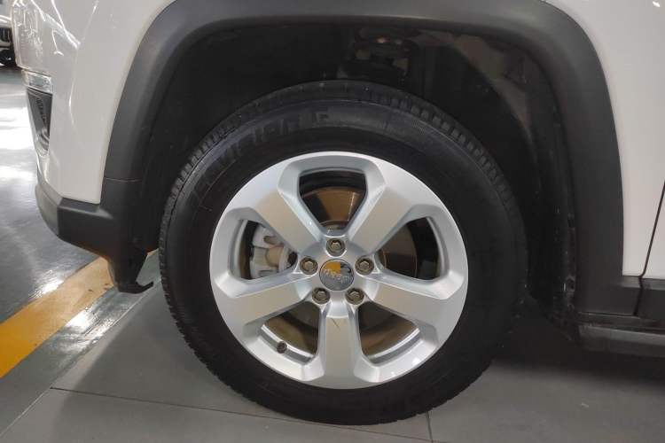 Used Jeep Compass 2017 200T Automatic Family Edition
