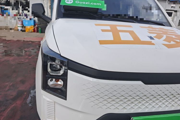 Used Yufeng Yufeng Gold Warehouse 2025 Model Bus Version with Slow Charger