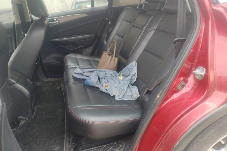 Used CHANGAN CS75 2014 2.0L Manual Leading Version China IV Standard Left Rear Seat