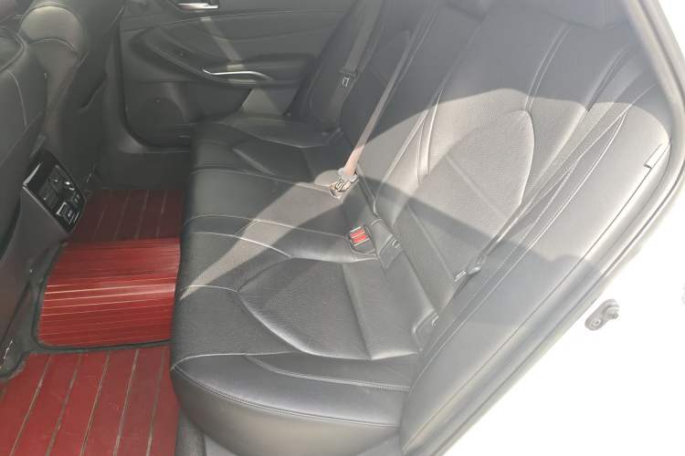 Used Toyota Avalon 2019 2.0L XLE Premium Edition China VI