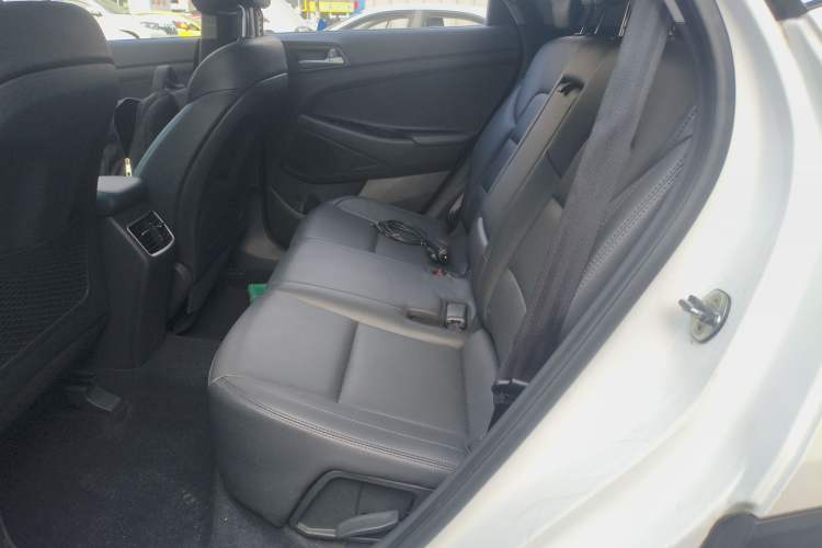 Used Hyundai Tucson 2015 1.6T Dual-Clutch Two-Wheel-Drive Smart Model
