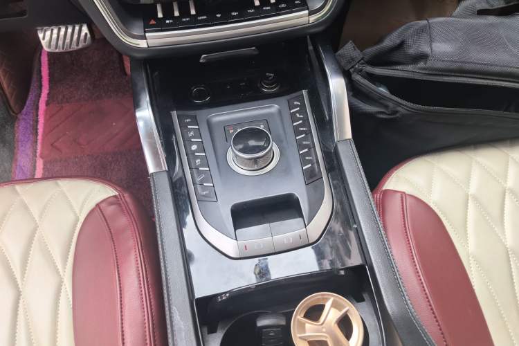 Used Zotye T700 2017 1.8T Dual-Clutch Flagship Model