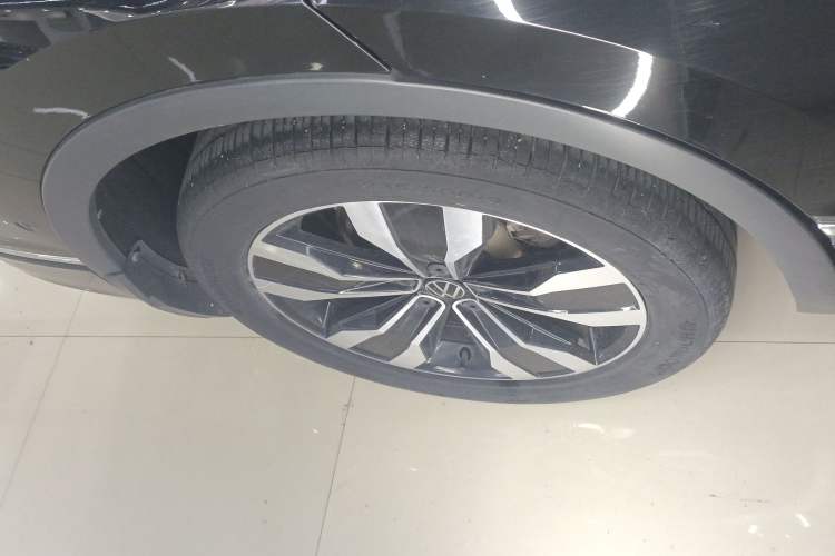 Used Volkswagen Tiguan L 2022 330TSI Automatic Two-Wheel Drive R-Line Enhanced Edition