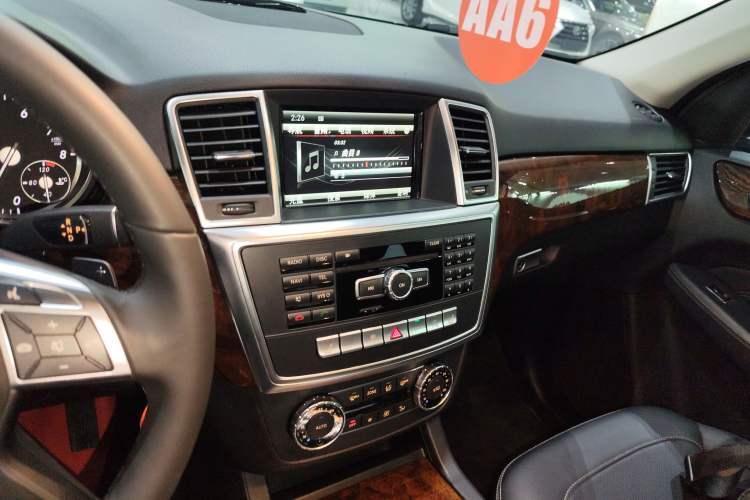 Used Mercedes-Benz M-Class 2015 ML 400 4MATIC Dynamic Model
