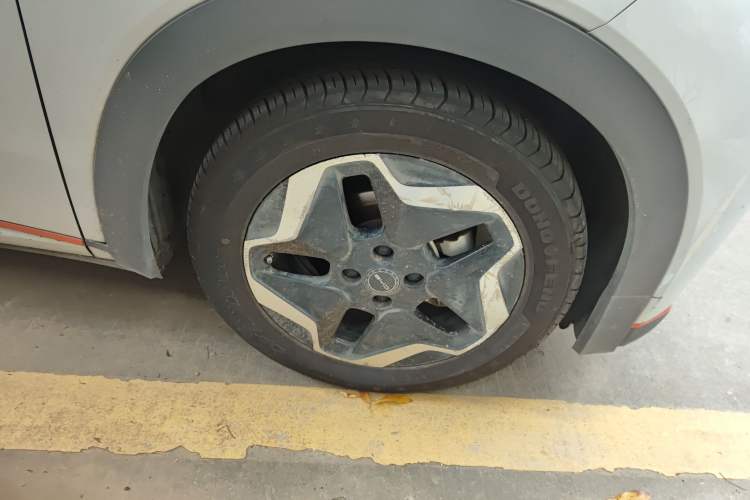 Used BYD Dolphin 2021 405 km Free Version Right Front Wheel Hub