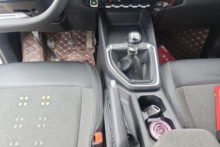 Used Baojun RM-5 2019 1.5T Manual Elite Version with 24-Hour Online Service 6 Seats
