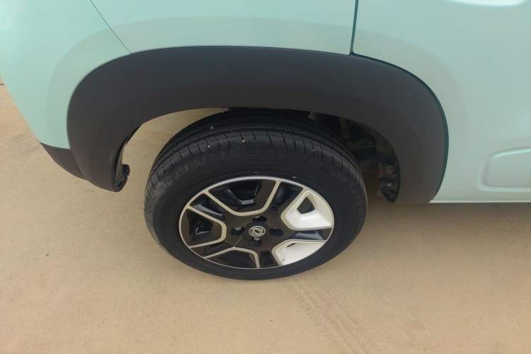 Used Dongfeng NAMMI BOX 2022 Revised Light Wind Edition 201 km Standard Version