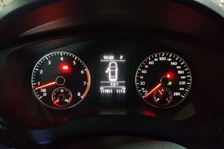 Used Volkswagen Sagitar 2012 1.4TSI Automatic Luxury Edition
