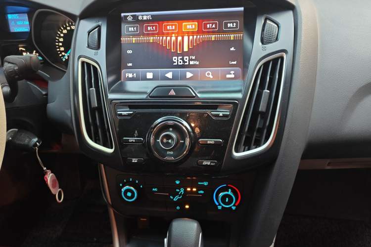 Used Ford Focus 2015 Sedan 1.6L Automatic Comfort Model
