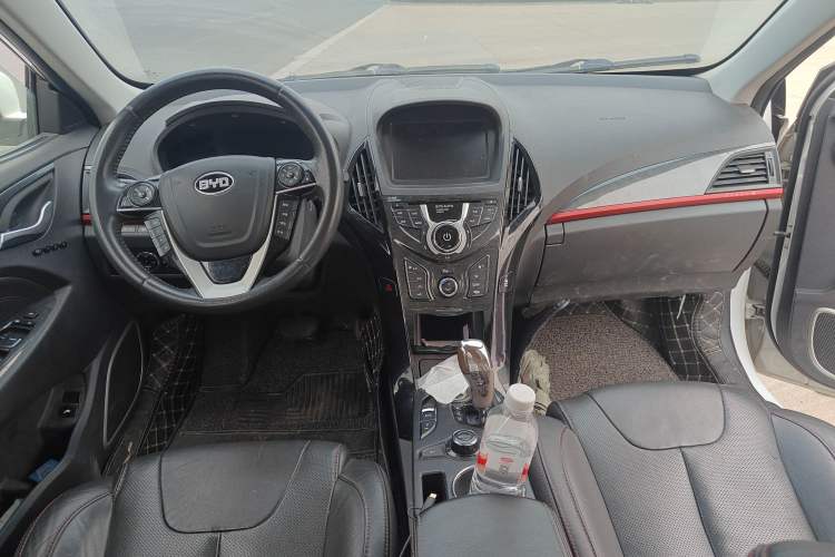 Used BYD Qin New Energy 2014 1.5T Flagship Model
