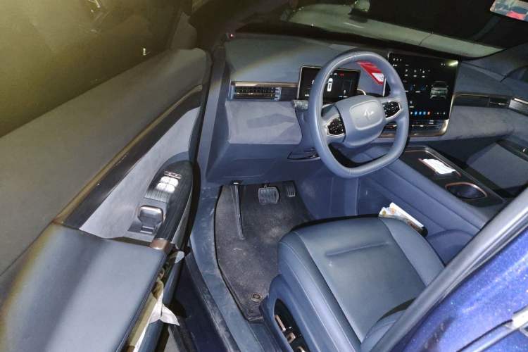 Used Dongfeng eπ eπ008 2024 636Max All-Electric Version 6 Seats
