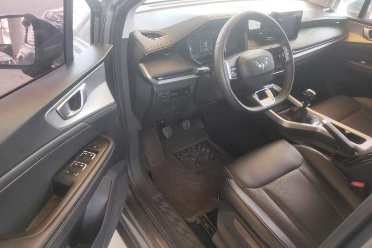 Used Wuling Jiachen 2022 1.5T Manual Light Enjoyment Dynamic Version Driver Seat