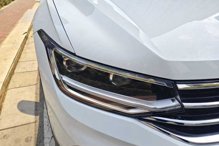 Used Volkswagen Tiguan L 2023 300TSI Automatic Two-Wheel Drive Smart Edition Right Front Headlight