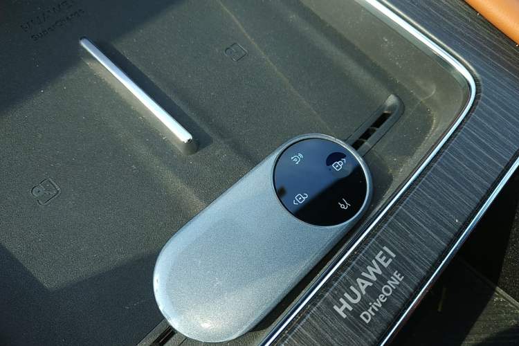 Used Hima AITO M8 2025 Extended-Range Ultra Version 53.4 kWh 5-Seater Edition
