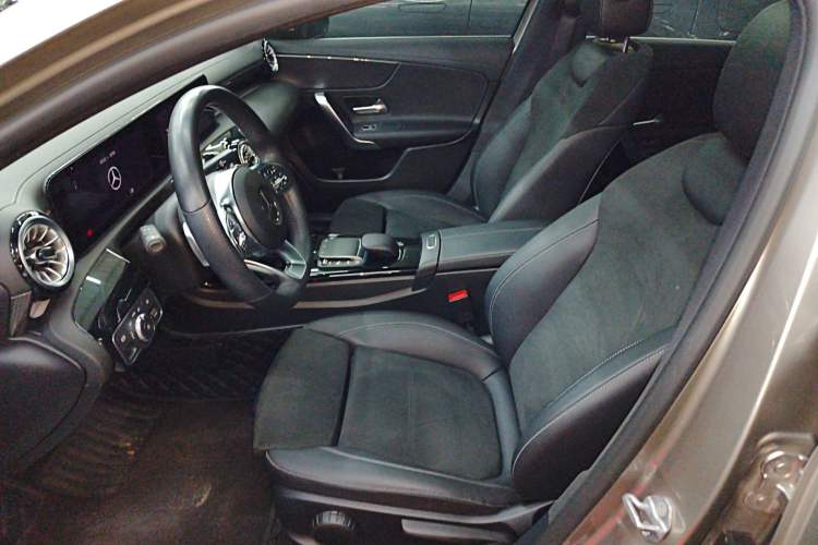 Used Mercedes-Benz A-Class 2022 Second Facelift A 200 L Sport Sedan Fashion Version Left Front Seat