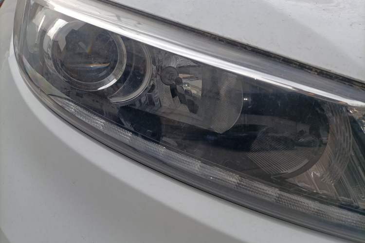 Used Kia Sportage R 2016 2.0L Automatic Two-Wheel Drive DLX Right Front Headlight