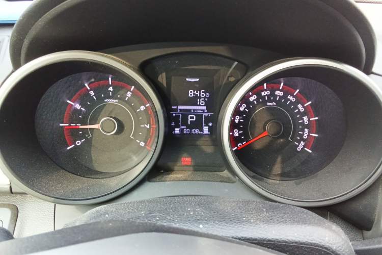 Used SsangYong Tivolan 2015 1.6L Automatic Two-Wheel Drive ZhiShang Edition Instrument Cluster