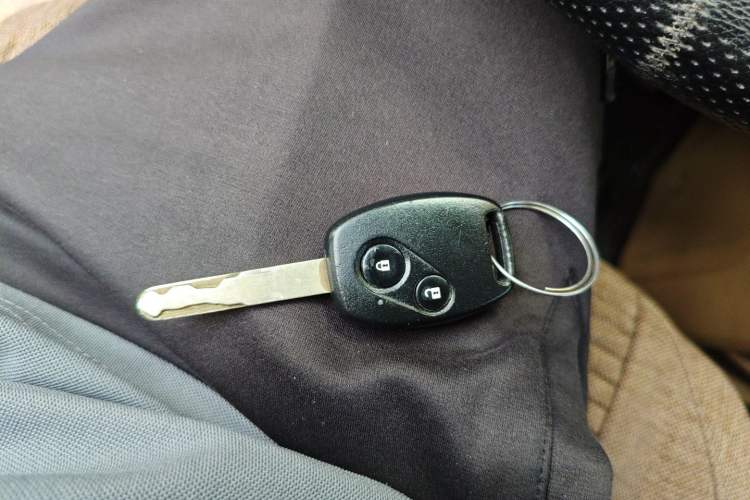 Used Honda CR-V 2010 2.0L manual two-wheel drive urban version
