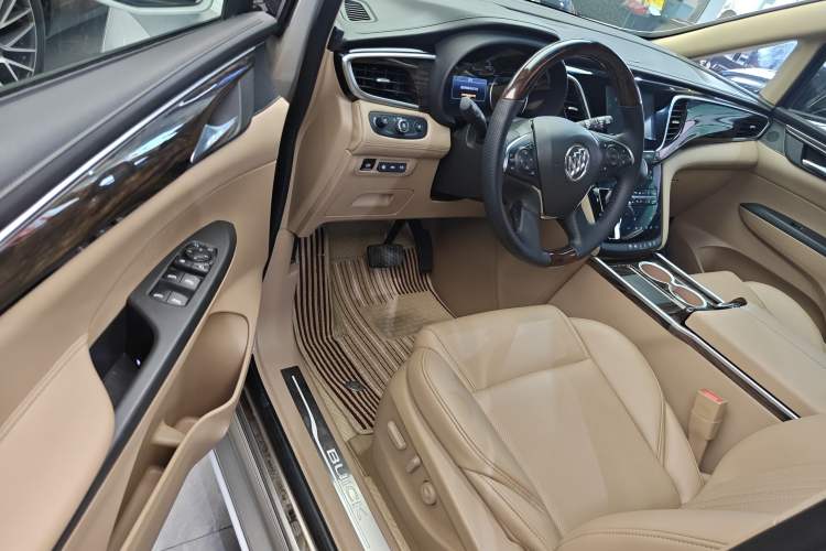 Used Buick GL8 2017 ES 28T Flagship Model China V Standard Driver Seat