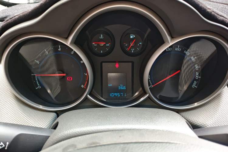 Used Chevrolet Cruze 2011 1.6L SE MT Transformers Edition Instrument Cluster