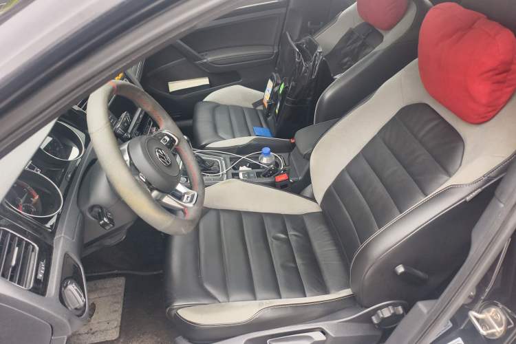 Used Volkswagen Golf 2017 280TSI Automatic R-Line Million-Vehicle Commemorative Edition Left Front Seat