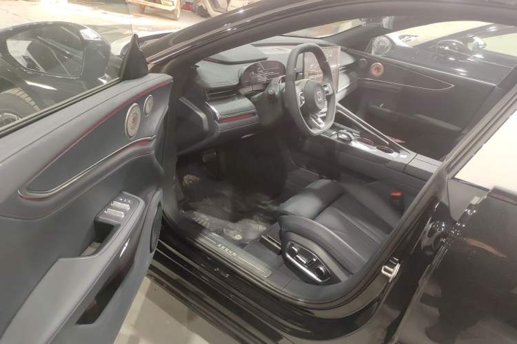 Used Zeekr 001 2026 Model 103° Rear-Drive Max Version Driver Seat