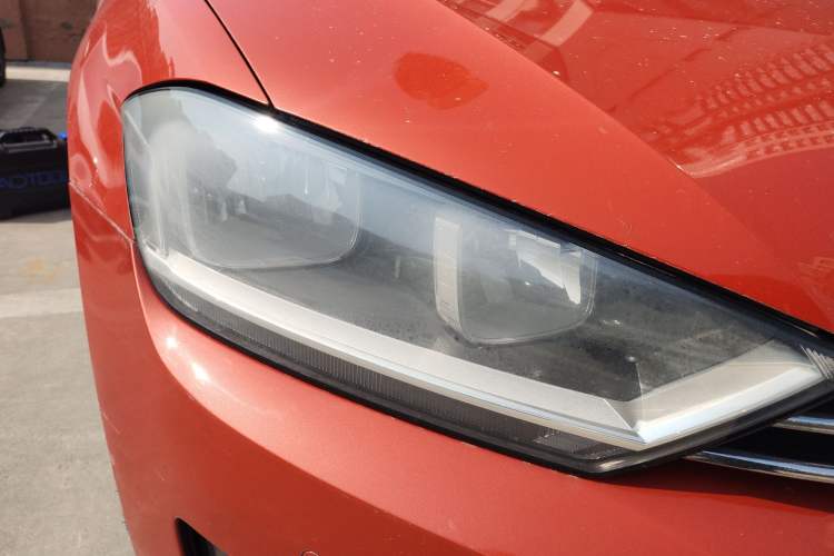 Used Volkswagen Golf Sportsvan 2016 230TSI Automatic Luxury Version Right Front Headlight