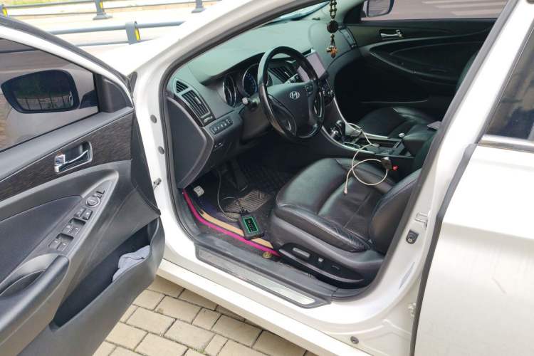 Used Hyundai Sonata 2013 2.4L Automatic Leading Edition China IV Standard Driver Seat