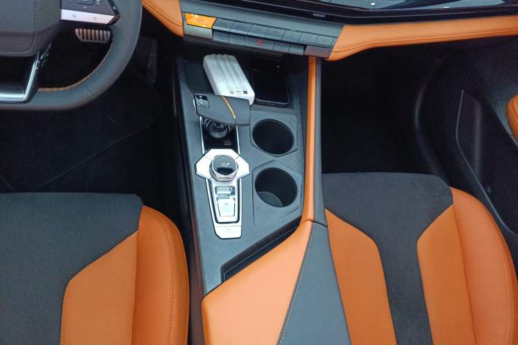 Used CHANGAN UNI-V 2023 1.5T Sport Edition
