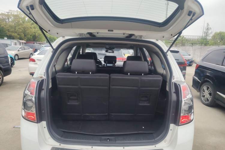Used Chevrolet Captiva 2014 2.4L 4x4 Flagship Edition 7 Seats Trunk