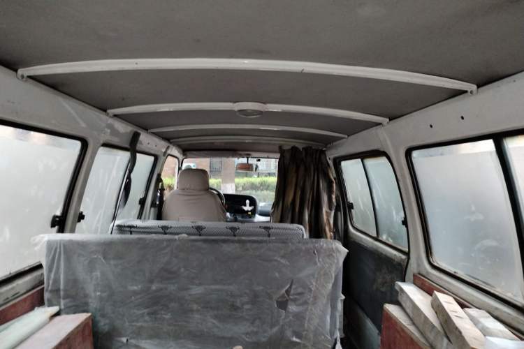 Used Jinbei Hiace 2011 2.0L 5th Generation Kuaiyunwang Standard Version 4G19 Headliner