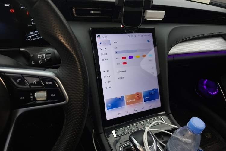 Used Hongqi H5 2023 1.5T DCT Smart Connect Flagship Edition Audio And AC Panel