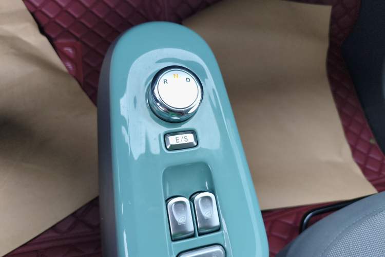 Used CHANGAN NEVO Lumin 2022 210km Sweet Edition Gear Lever