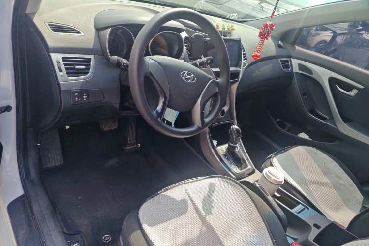 Used Hyundai Elantra (5th Generation / Langdong) 2015 1.6L Automatic Leading Model Steering Wheel