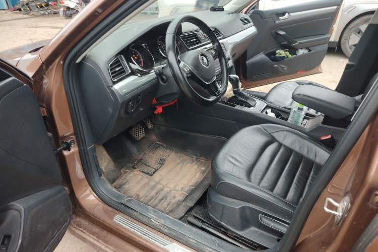 Used Volkswagen Lamando 2018 280TSI DSG Comfort Edition Driver Seat