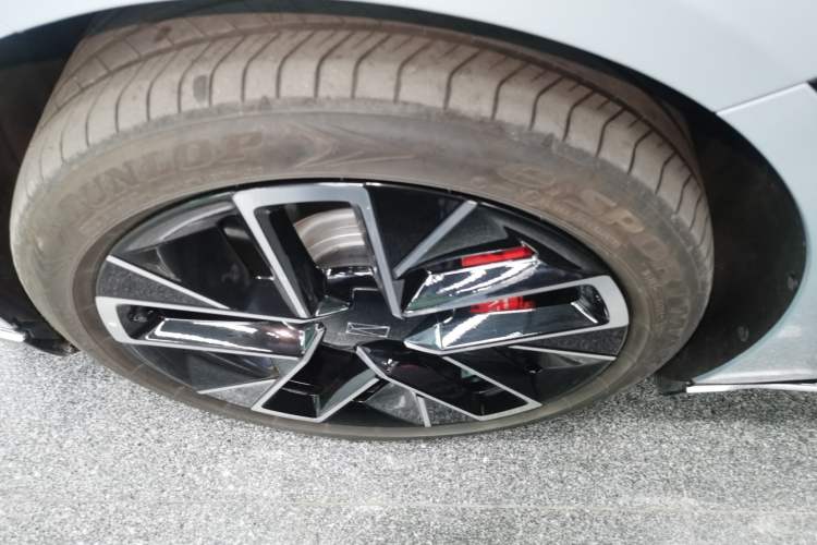 Used Avatr 12 2024 650 Three-Laser Four-Wheel Drive Performance Edition Exterior 4