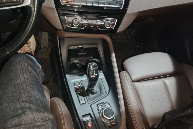 Used BMW X1 2020 sDrive25Li Leading Model Gear Lever