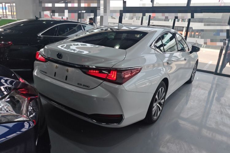 Used Lexus ES 2020 200 Luxury Edition Rear Right 45 Deg