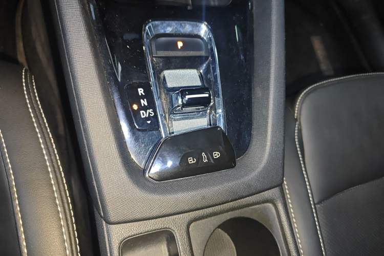 Used Skoda Octavia 2022 PRO TSI280 Luxury Edition Gear Lever
