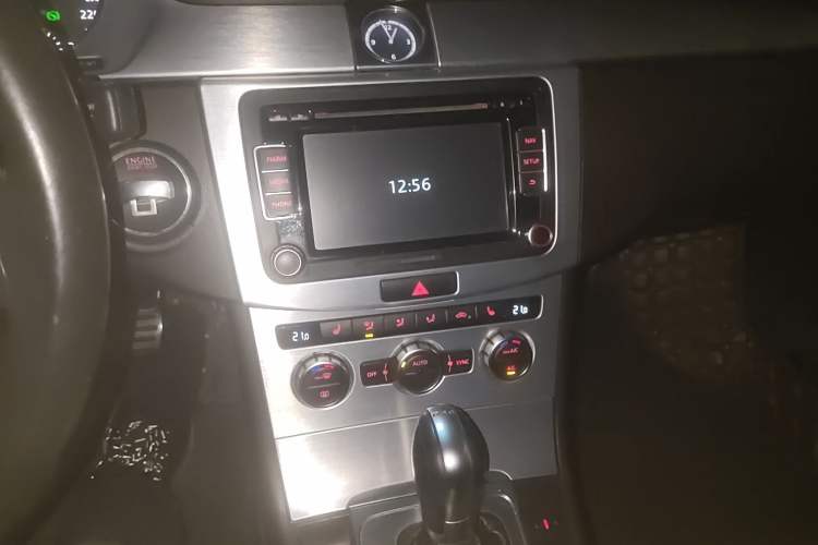 Used Volkswagen FAW-Volkswagen CC 2013 2.0 TSI Ultimate Model Audio And AC Panel