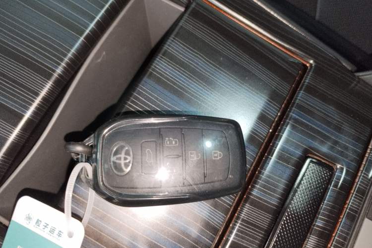 Used Toyota Granvia 2024 2.5L Hybrid Prestige PLUS Four-Wheel Drive Version Vehicle Key