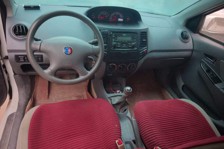 Used Geely Auto Diamond 2013 1.5L Manual Elite Model
