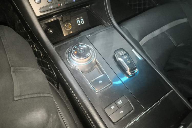 Used Ford Taurus 2017 EcoBoost 245 Luxury Model