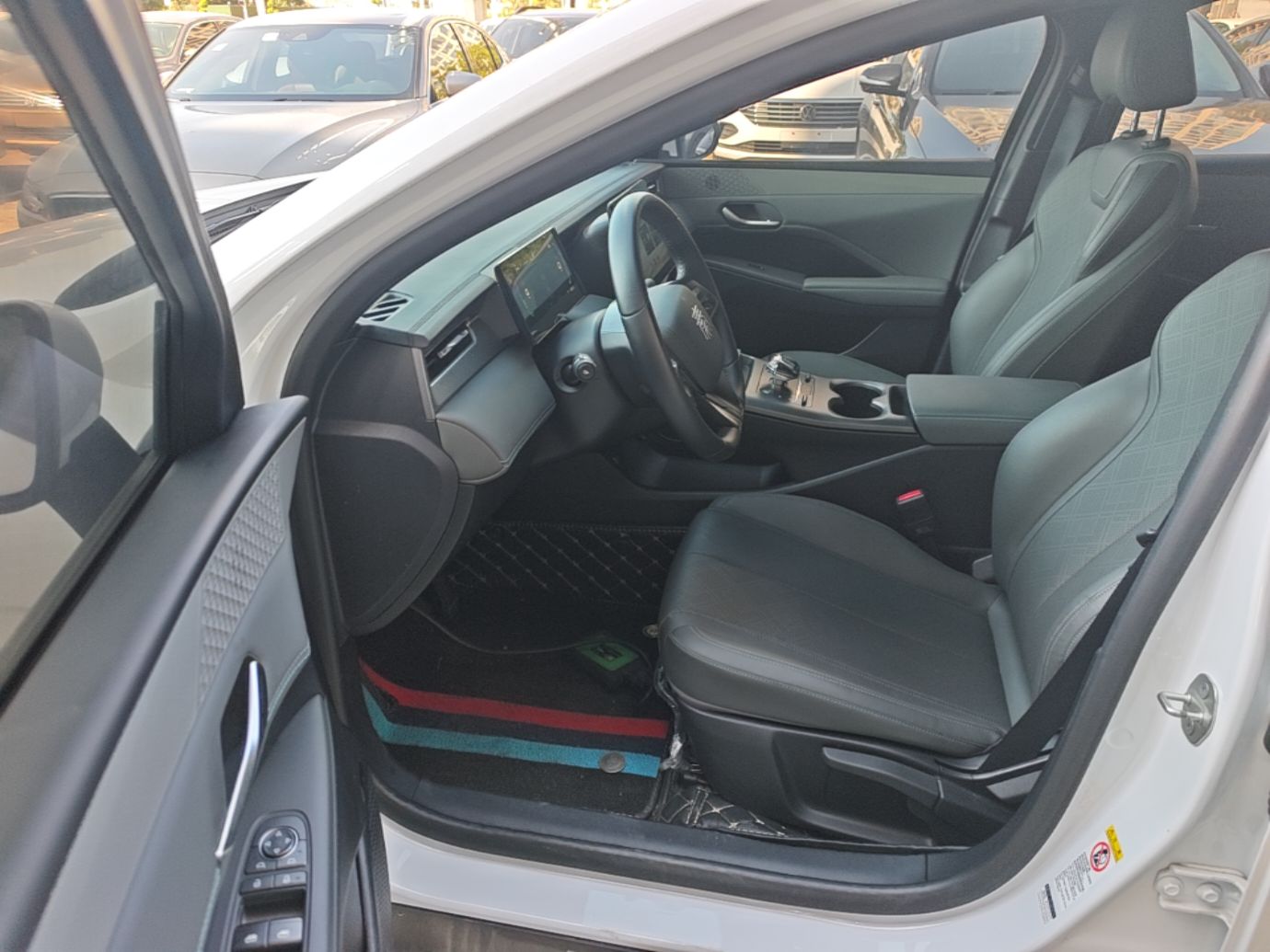 BYD Qin PLUS 2025 DM-i Smart Drive 55KM Leading Model — снимка 18